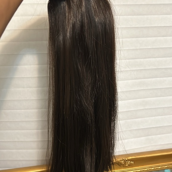 Selling my 20 inch clip in extensions! worn once ❤️❤️ - Picture 7 of 8